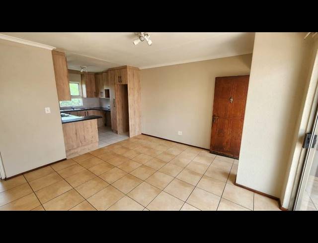 2 BEDROOM TOWNHOUSE FOR SALE IN SOUTH CREST